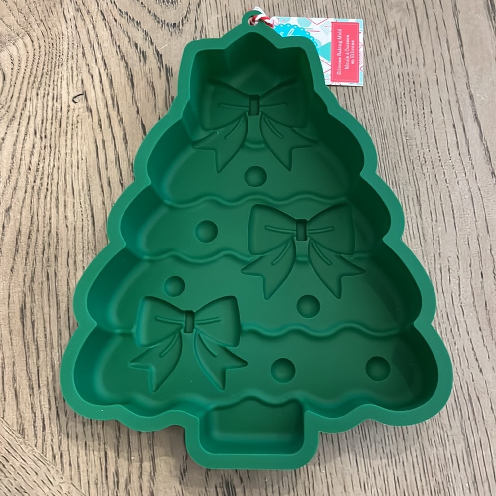 Christmas Tree Silicone Baking Mold Large Cake Craft Holiday Kitchen Bakeware - Picture 2 of 3